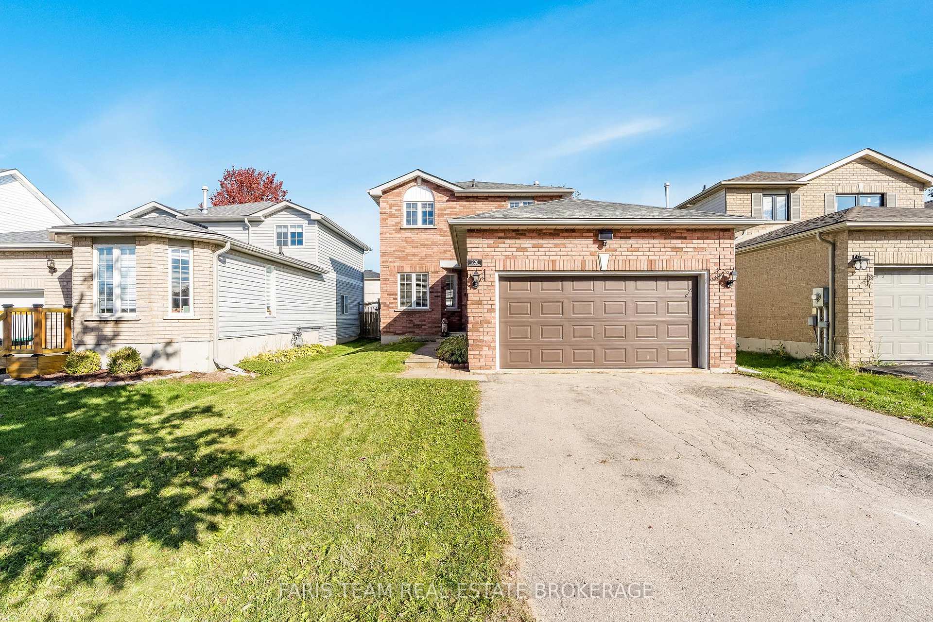 Photo 3 of 220 Churchland Drive, Barrie, Holly — HOMEH
