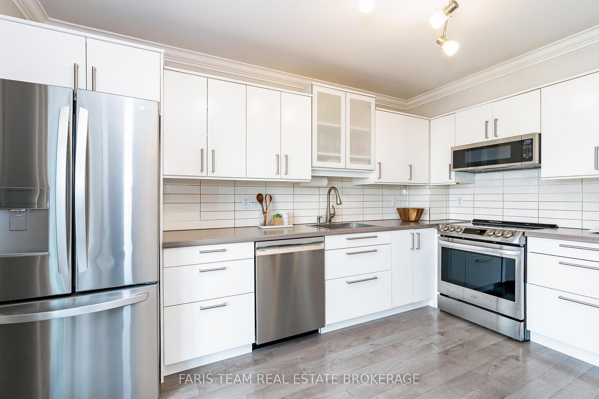 Photo 5 of 220 Churchland Drive, Barrie, Holly — HOMEH