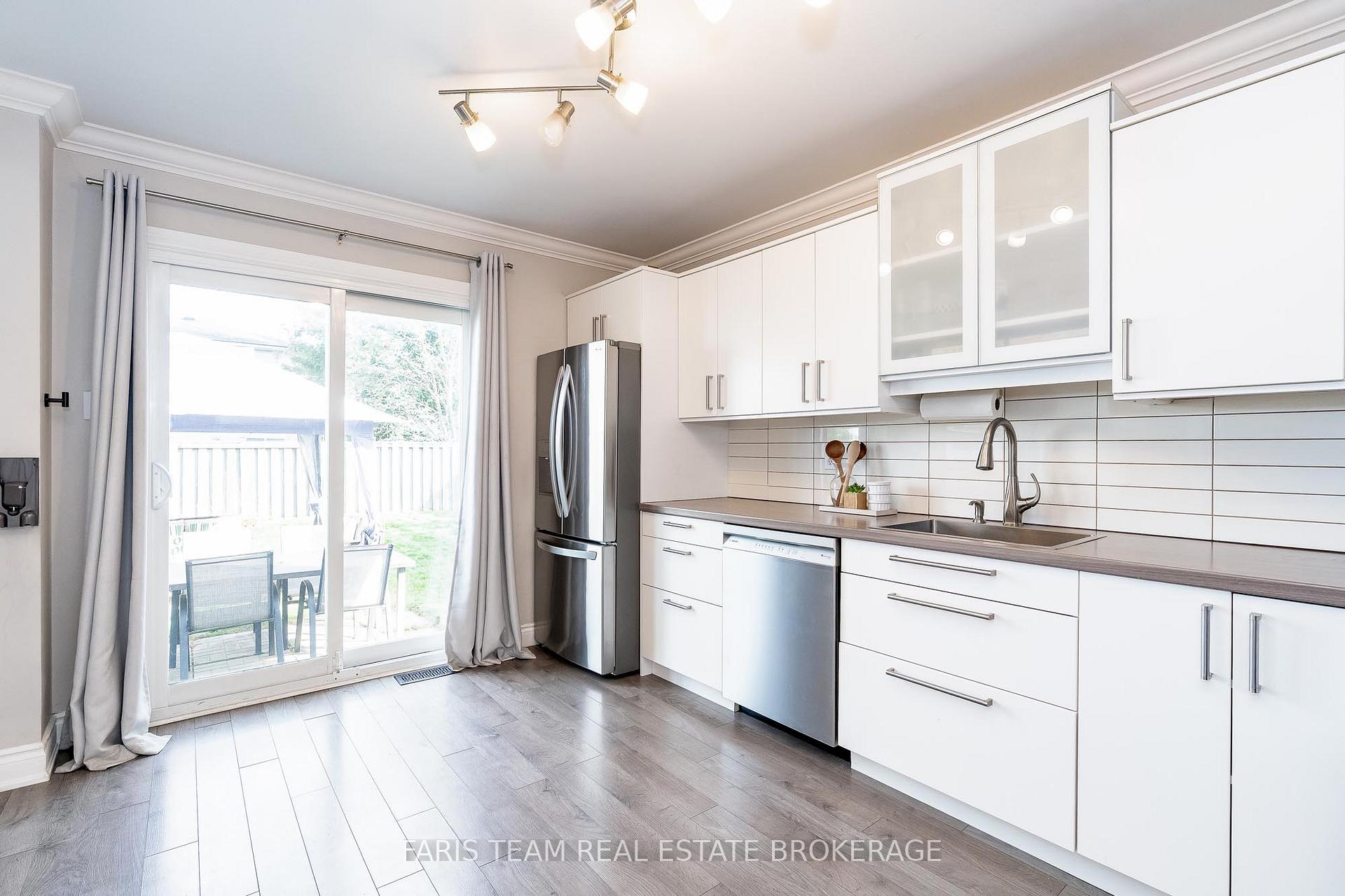 Photo 7 of 220 Churchland Drive, Barrie, Holly — HOMEH