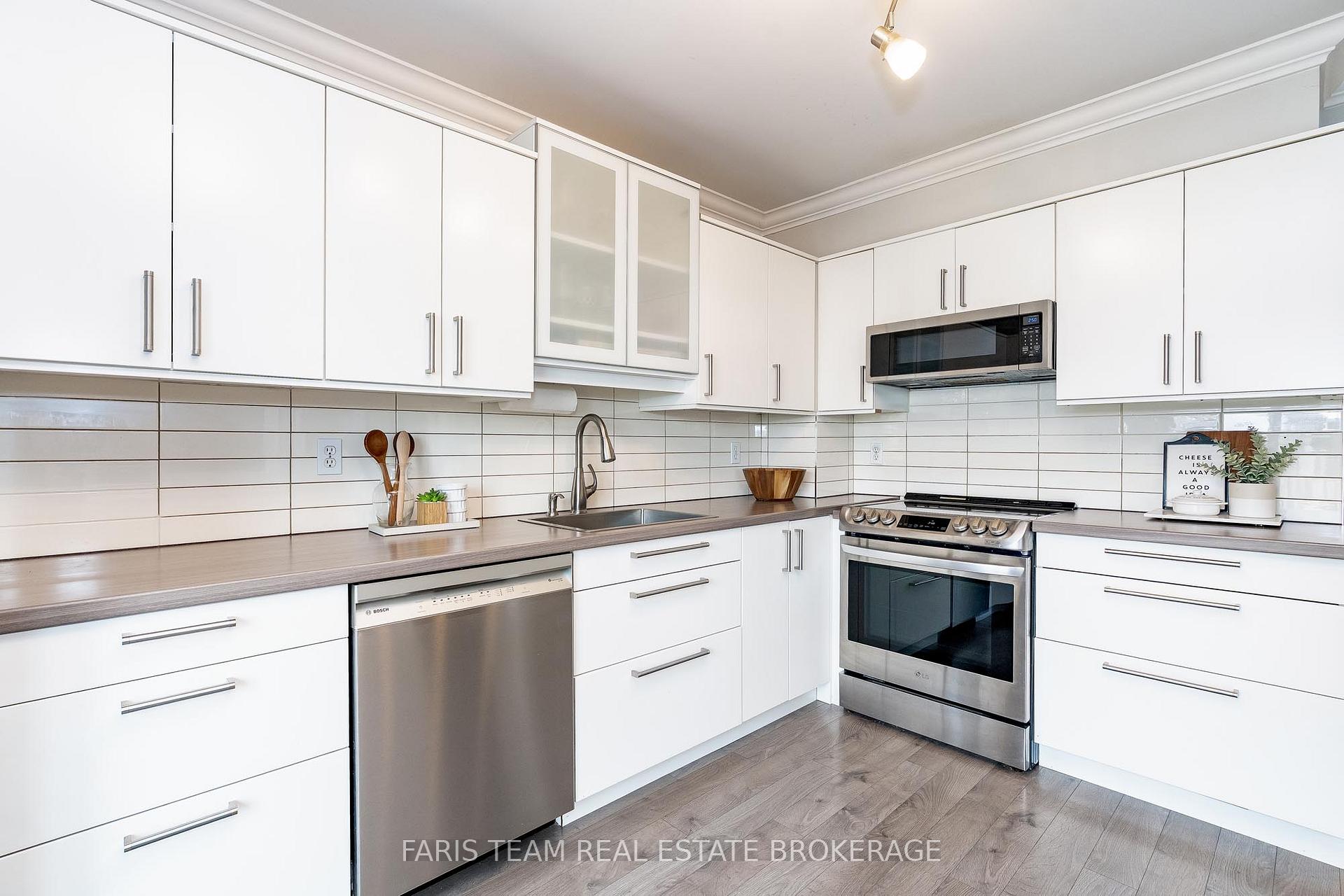 Photo 8 of 220 Churchland Drive, Barrie, Holly — HOMEH