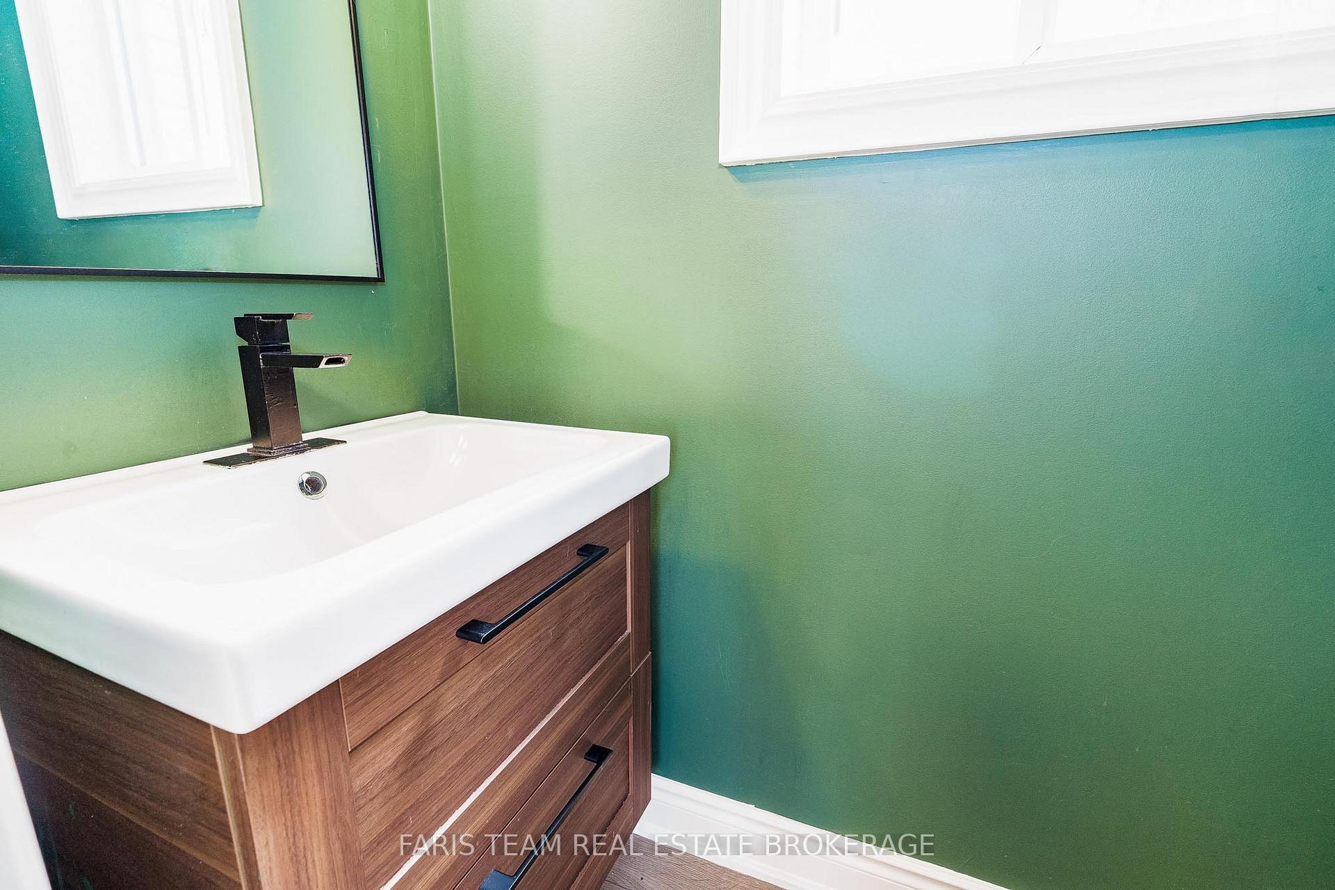 Photo 15 of 220 Churchland Drive, Barrie, Holly — HOMEH
