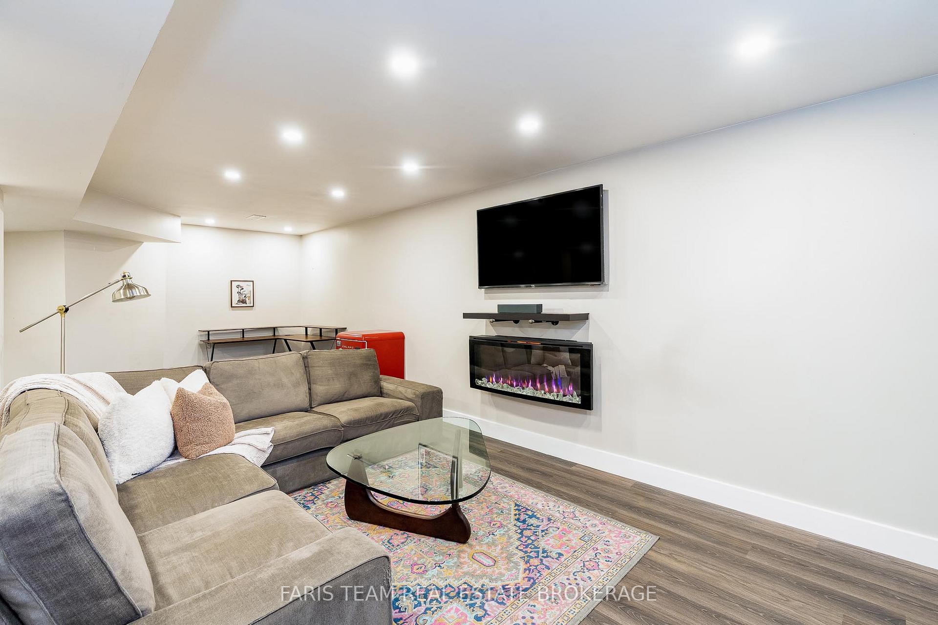 Photo 22 of 220 Churchland Drive, Barrie, Holly — HOMEH