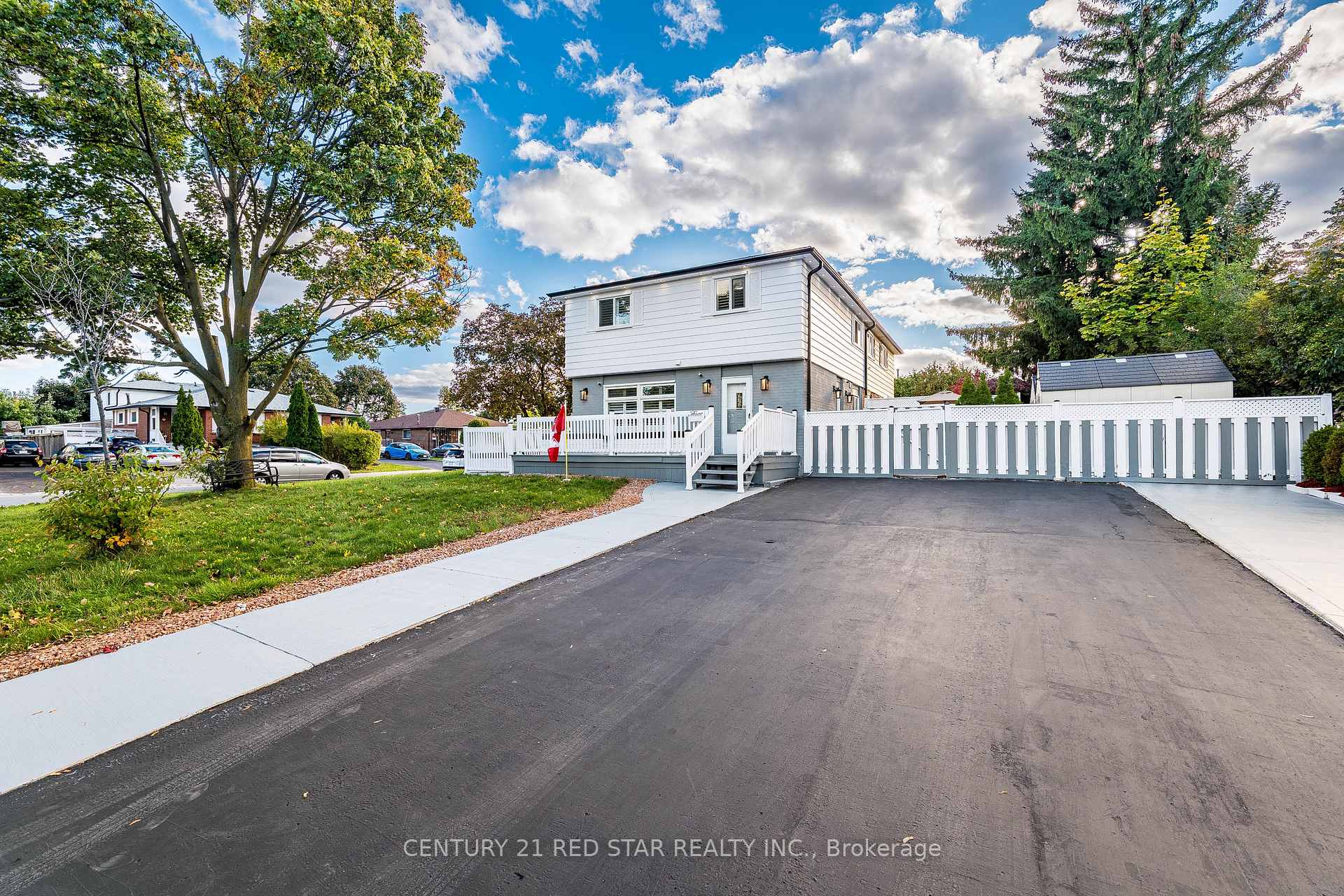 Photo 2 of 3 Flamingo Crescent, Brampton, Southgate — HOMEH