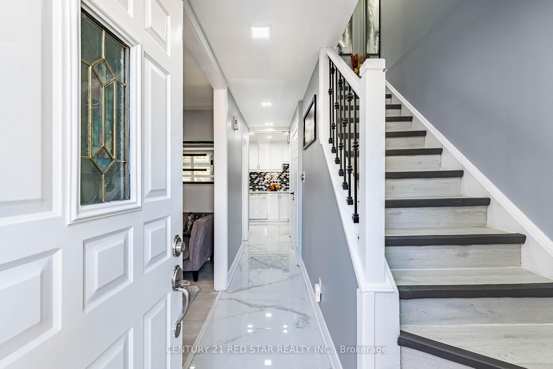 Photo 5 of 3 Flamingo Crescent, Brampton, Southgate — HOMEH