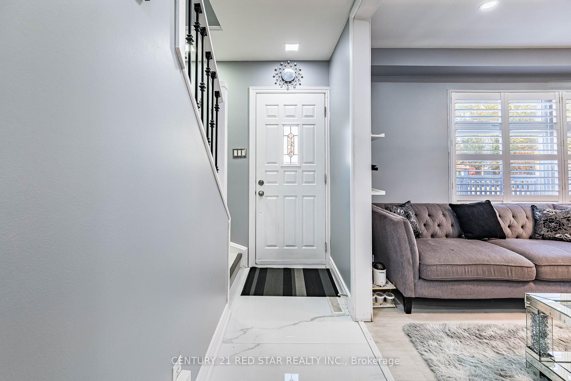 Photo 6 of 3 Flamingo Crescent, Brampton, Southgate — HOMEH