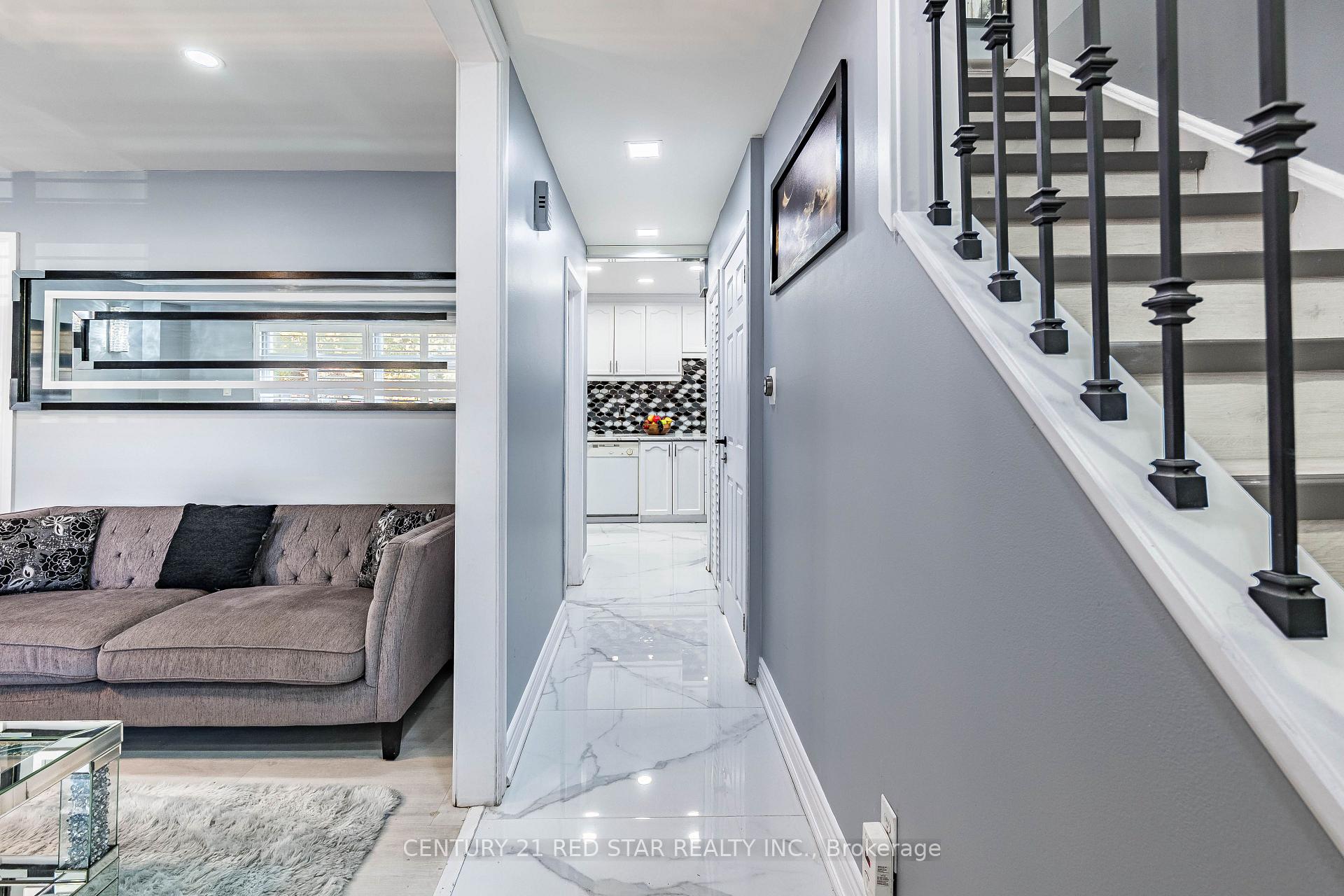 Photo 7 of 3 Flamingo Crescent, Brampton, Southgate — HOMEH