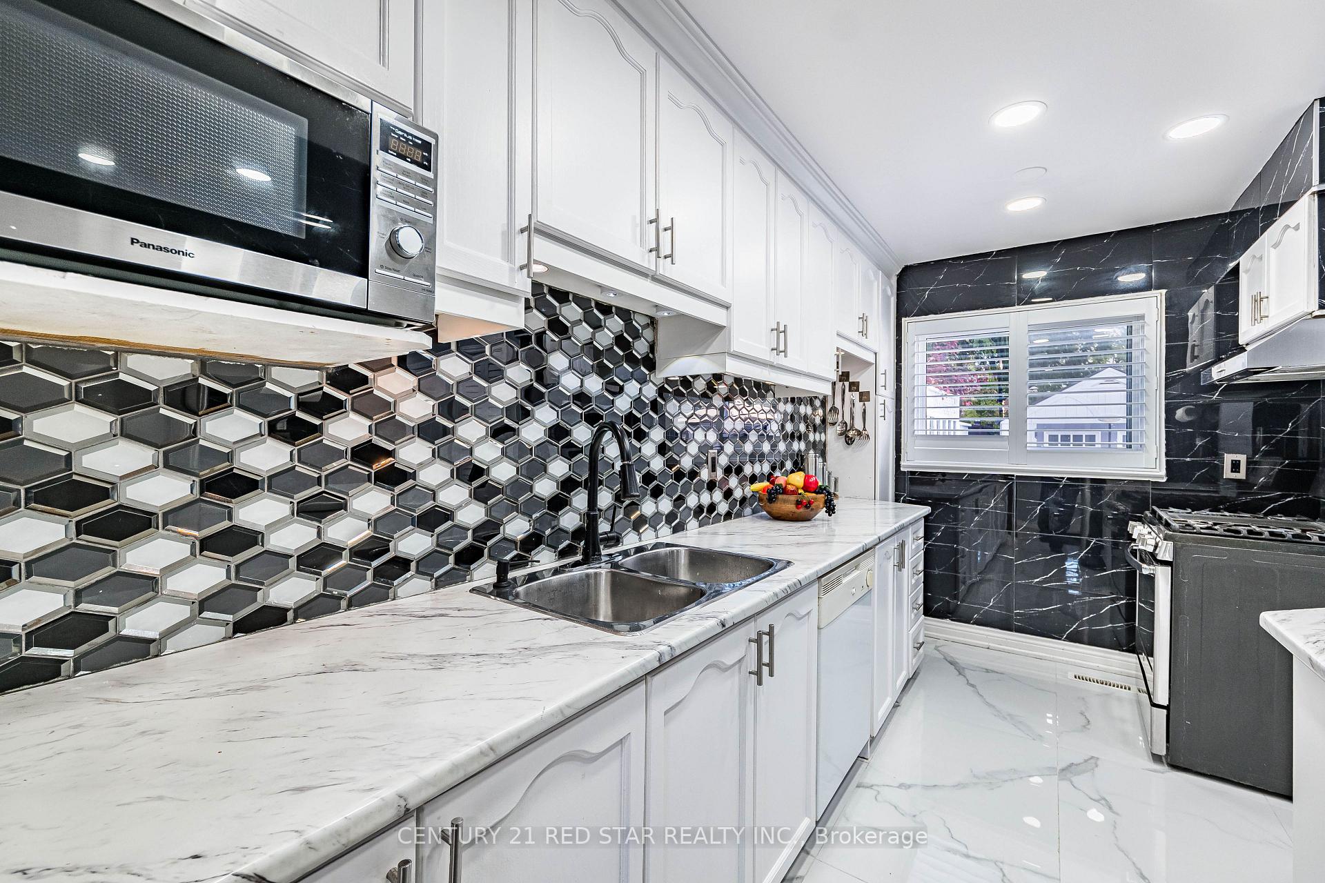 Photo 12 of 3 Flamingo Crescent, Brampton, Southgate — HOMEH