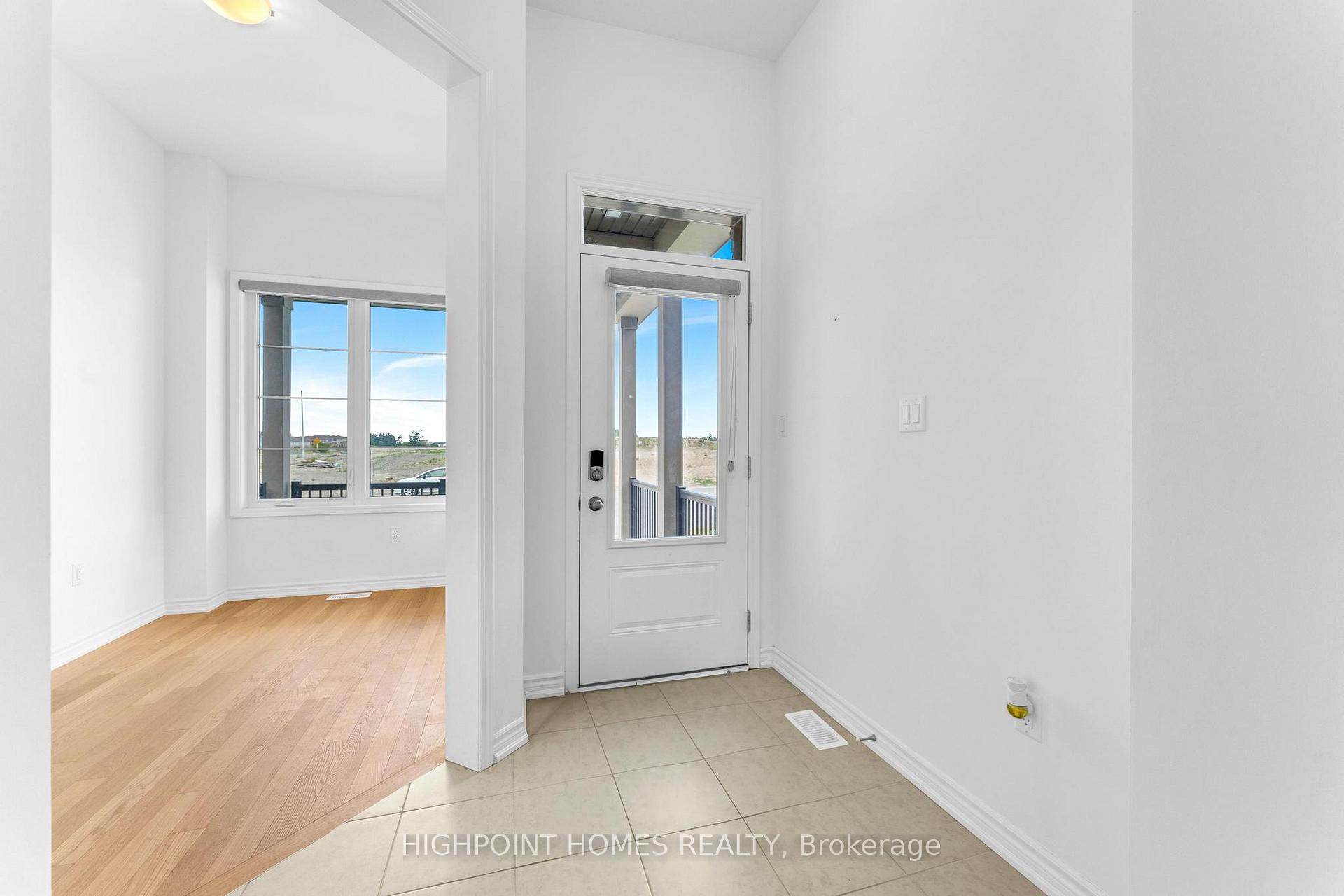 Photo 9 of 394 Madelaine Drive, Barrie, Rural Barrie Southeast — HOMEH