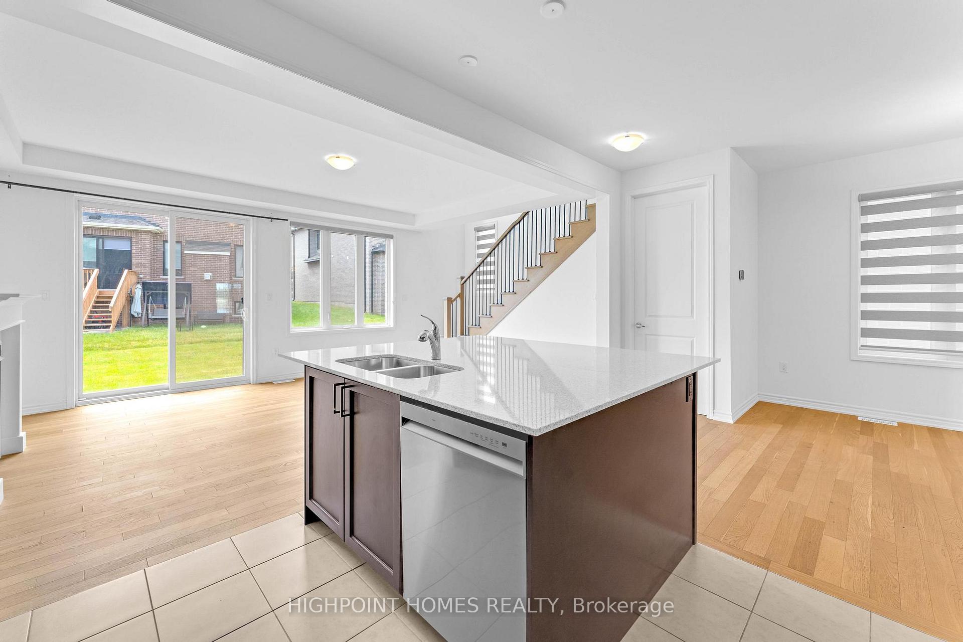 Photo 20 of 394 Madelaine Drive, Barrie, Rural Barrie Southeast — HOMEH