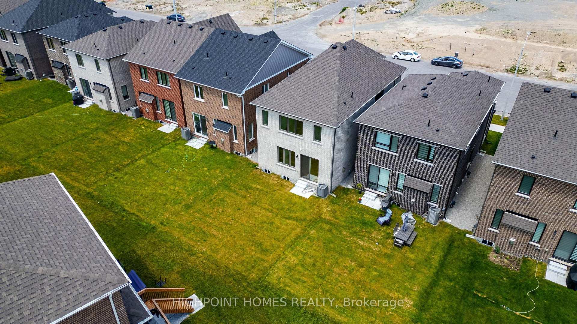 Photo 35 of 394 Madelaine Drive, Barrie, Rural Barrie Southeast — HOMEH