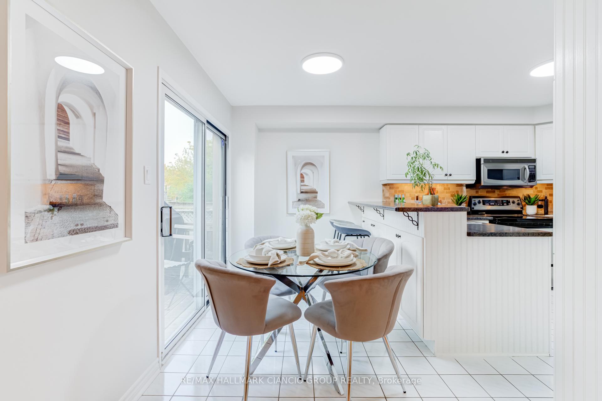 Photo 7 of 126 Rush Road, Aurora, Bayview Wellington — HOMEH