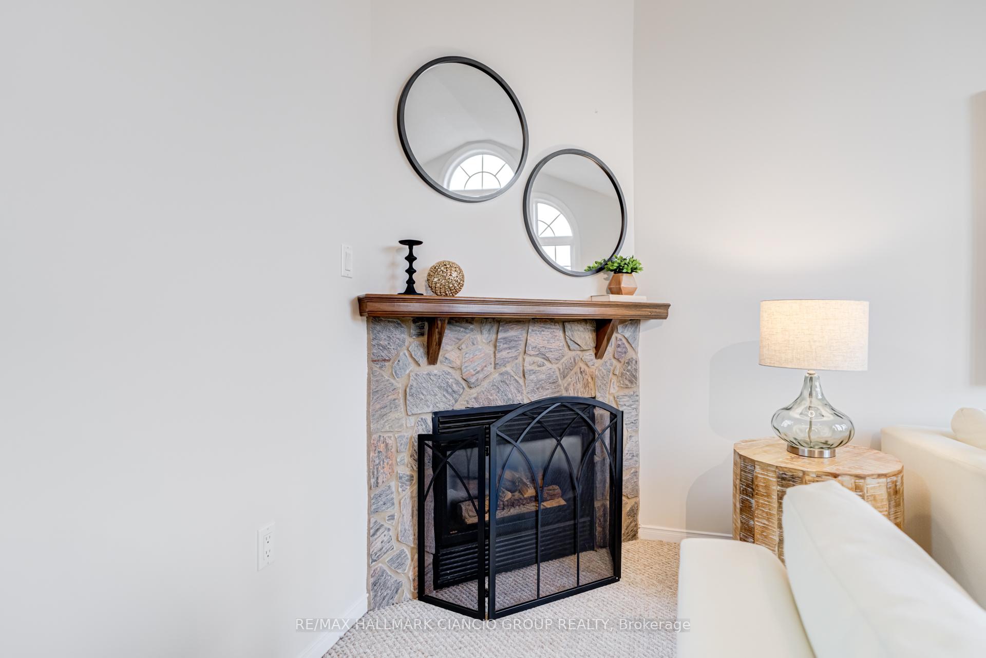 Photo 15 of 126 Rush Road, Aurora, Bayview Wellington — HOMEH