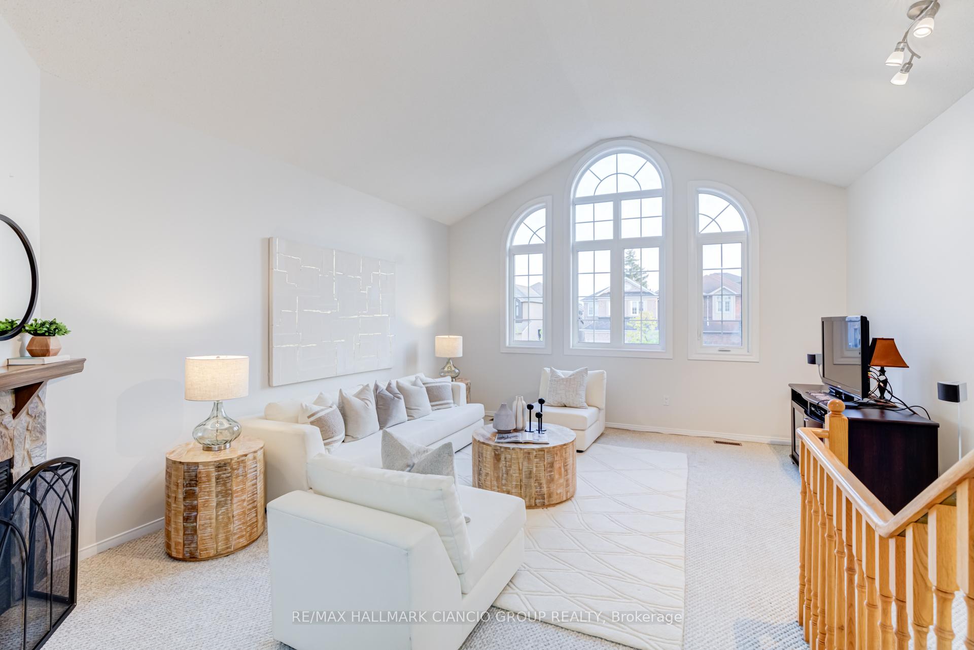 Photo 16 of 126 Rush Road, Aurora, Bayview Wellington — HOMEH