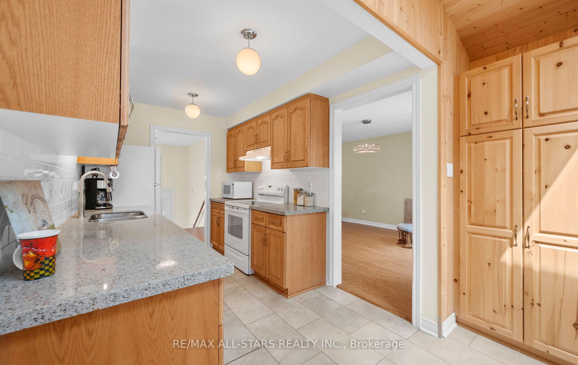 Photo 30 of 137 Connaught Crescent, Caledon, Bolton West — HOMEH