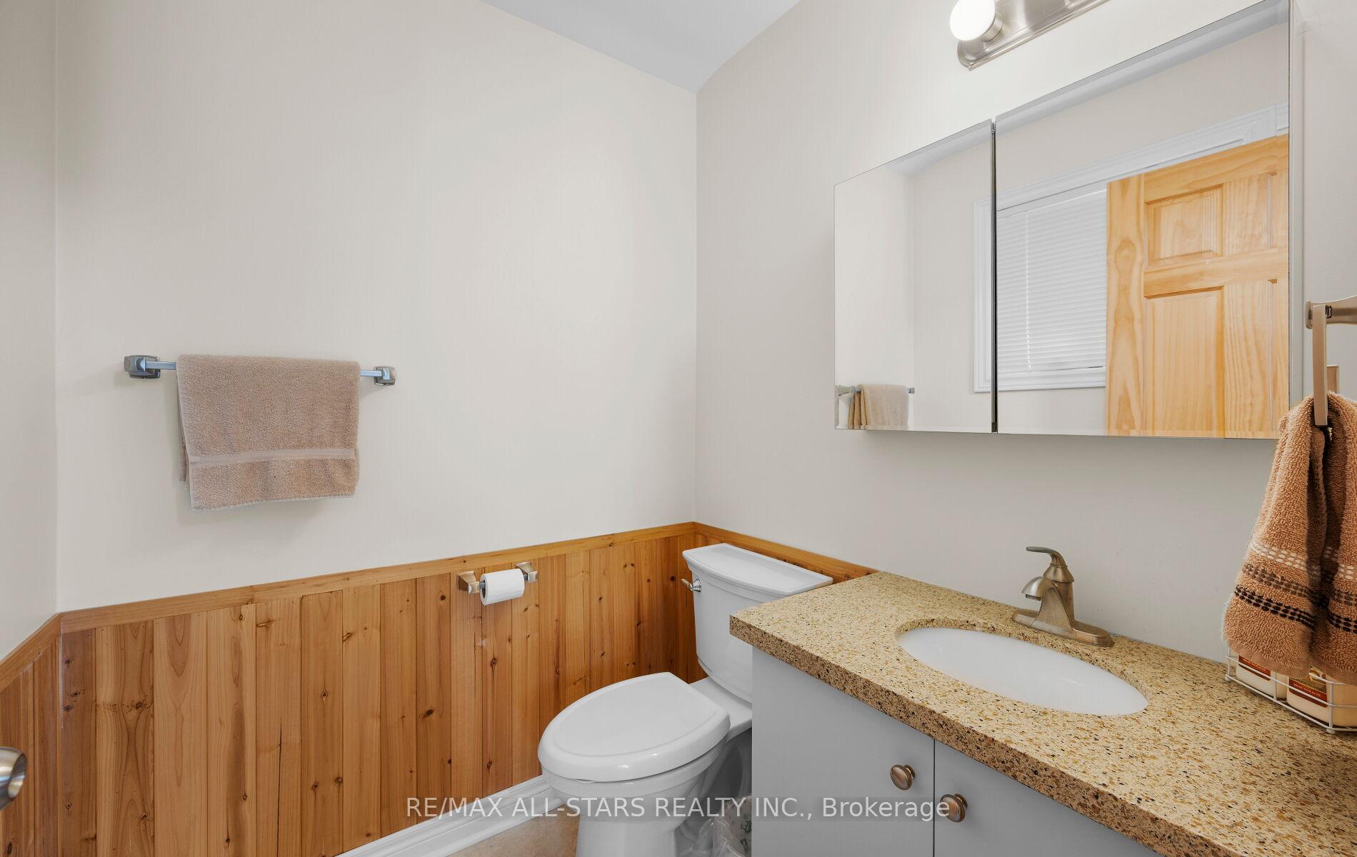 Photo 10 of 137 Connaught Crescent, Caledon, Bolton West — HOMEH