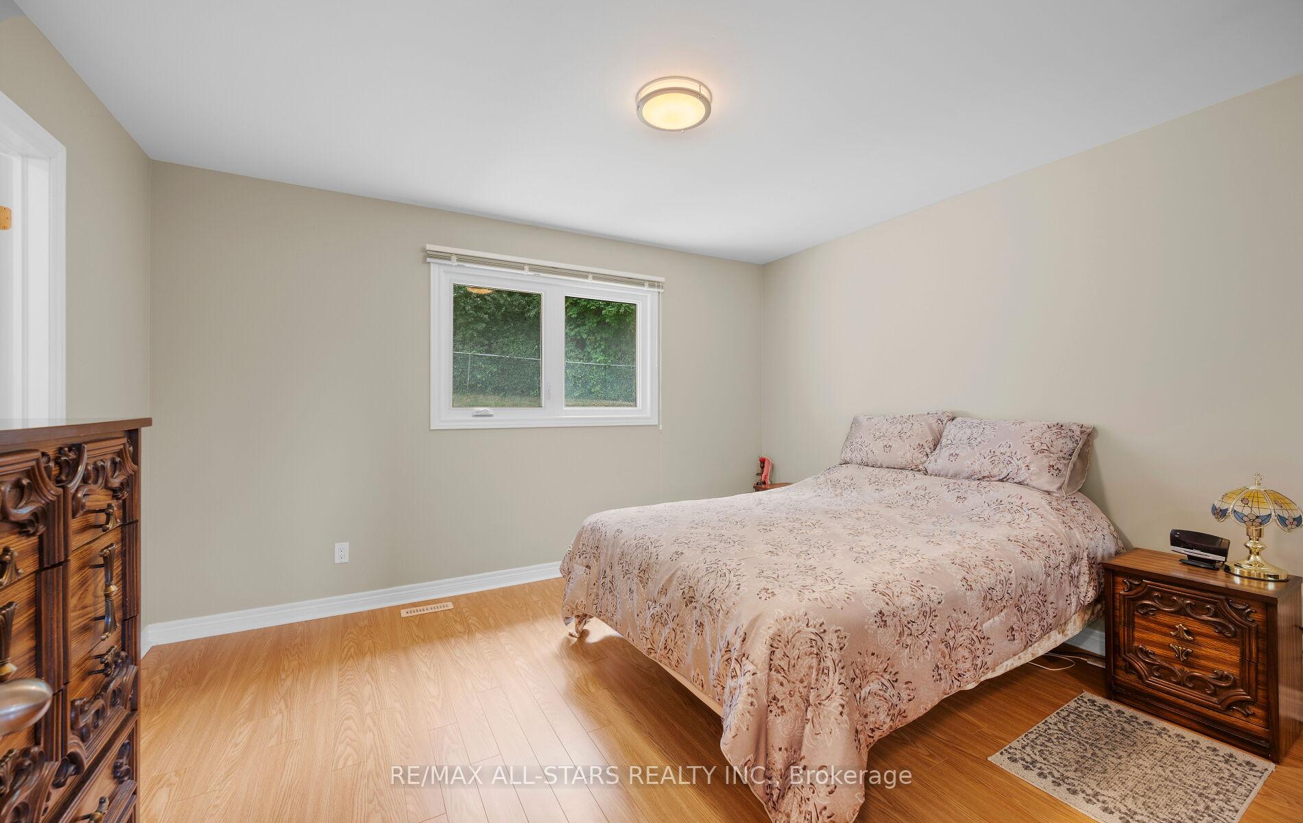Photo 31 of 137 Connaught Crescent, Caledon, Bolton West — HOMEH