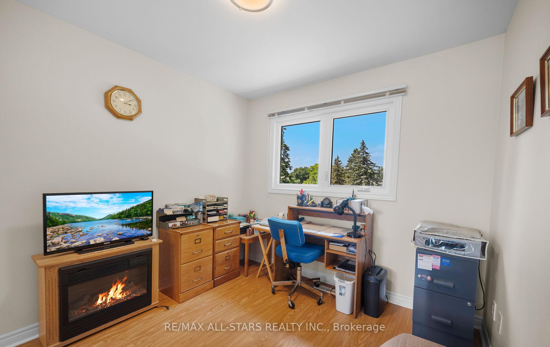 Photo 32 of 137 Connaught Crescent, Caledon, Bolton West — HOMEH