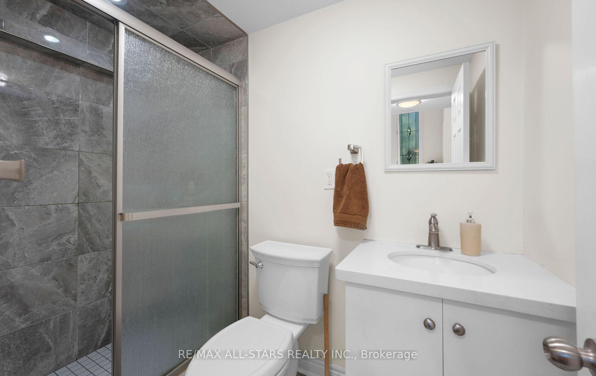 Photo 17 of 137 Connaught Crescent, Caledon, Bolton West — HOMEH