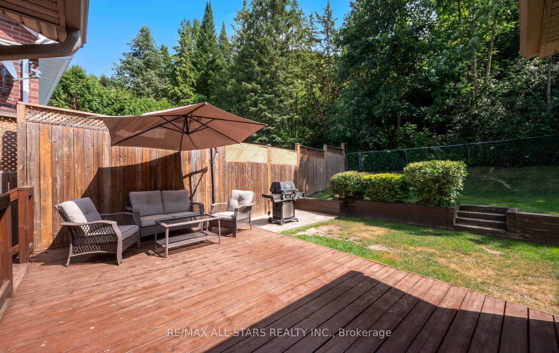 Photo 18 of 137 Connaught Crescent, Caledon, Bolton West — HOMEH