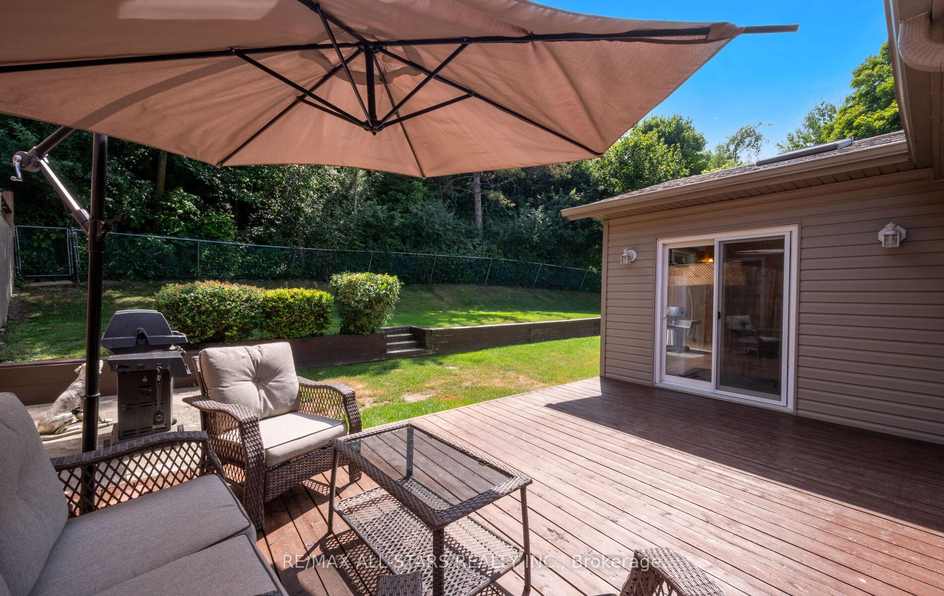 Photo 23 of 137 Connaught Crescent, Caledon, Bolton West — HOMEH