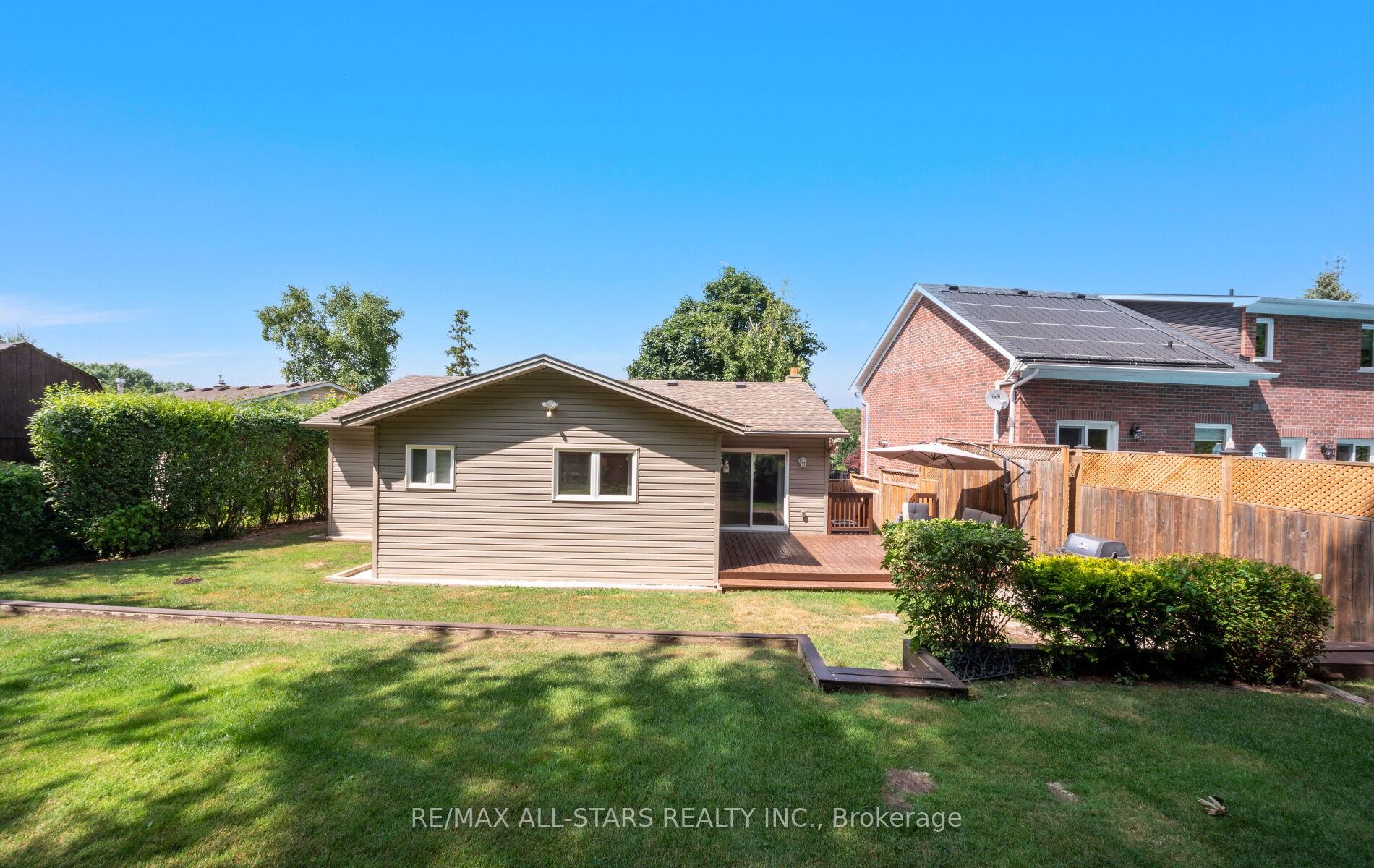 Photo 25 of 137 Connaught Crescent, Caledon, Bolton West — HOMEH