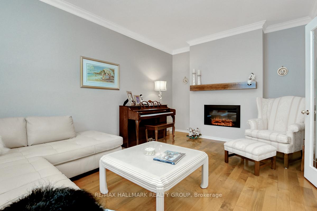 Photo 5 of 111 Huntley Manor Drive, Ottawa, Huntley Ward (South East) — HOMEH