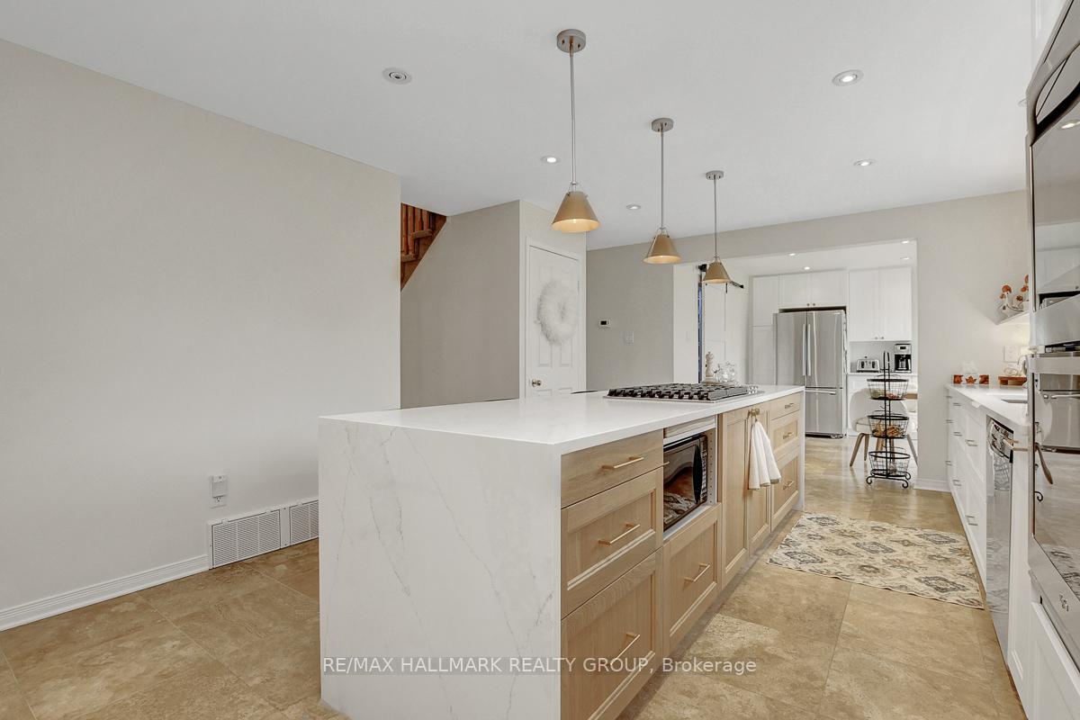 Photo 10 of 111 Huntley Manor Drive, Ottawa, Huntley Ward (South East) — HOMEH