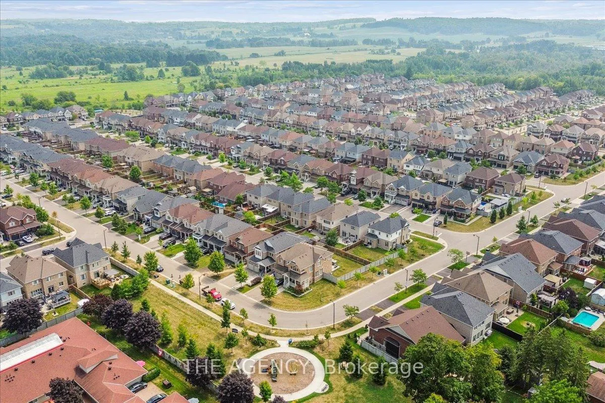 Photo 2 of 77 Sharpe Crescent, New Tecumseth, Tottenham — HOMEH