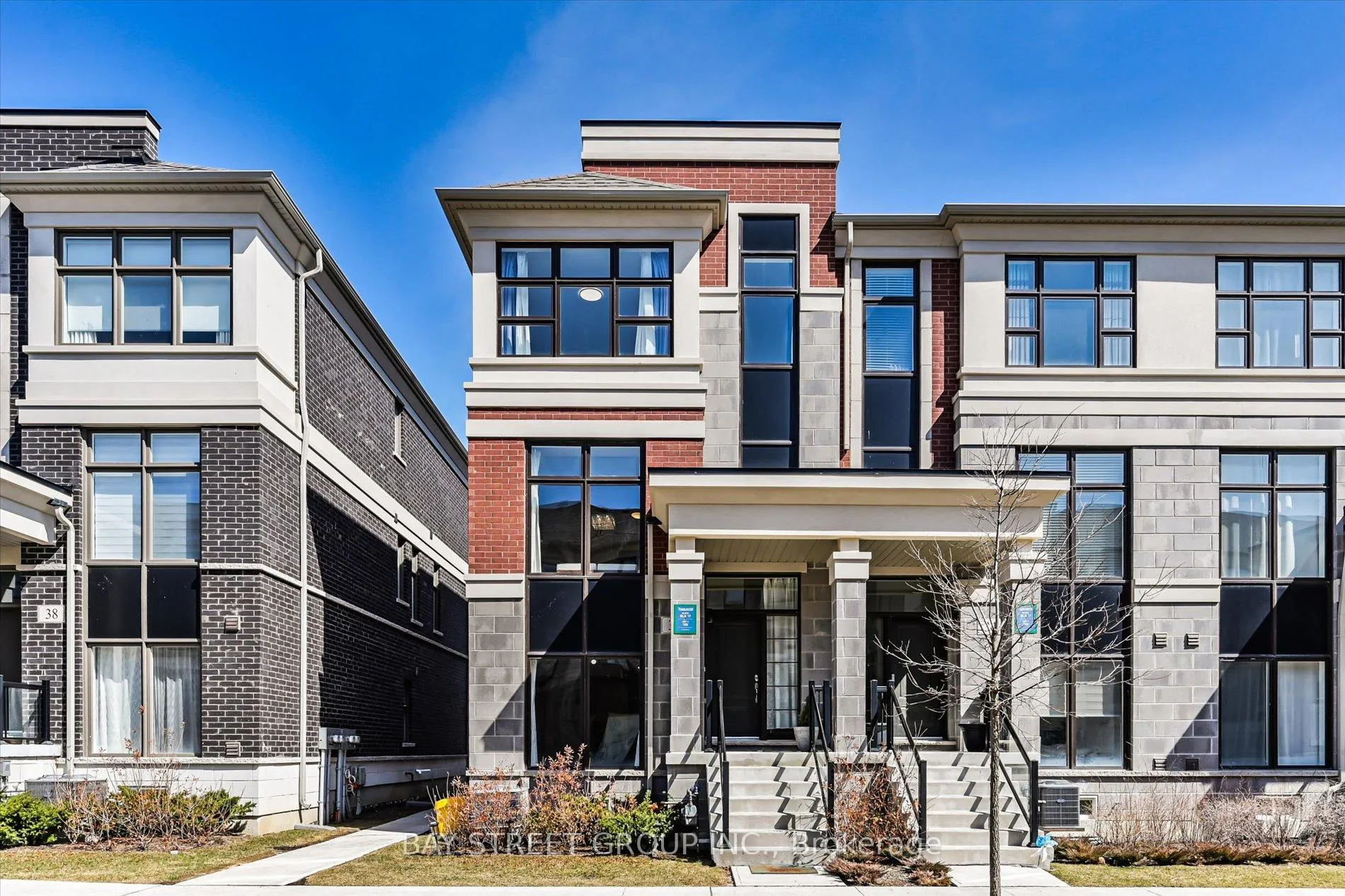 Photo 2 of 36 Armillo Place, Markham, Wismer — HOMEH