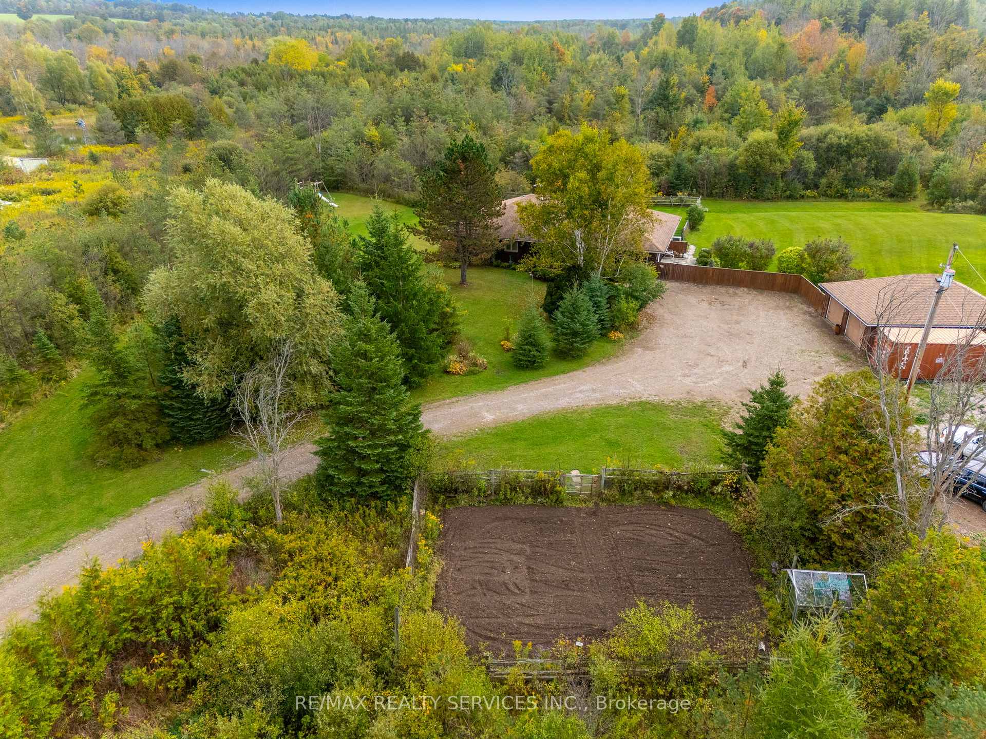 Photo 5 of 8777 17th Sideroad, Erin, Rural Erin — HOMEH