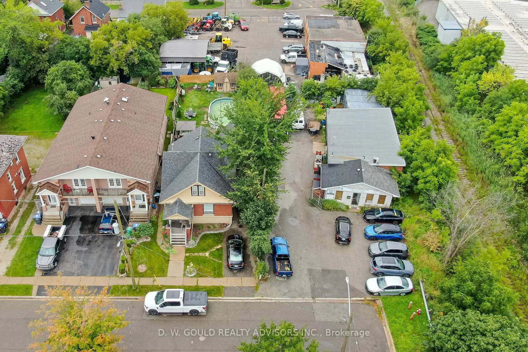 Photo 10 of 69 David Street, Brampton, Downtown Brampton — HOMEH