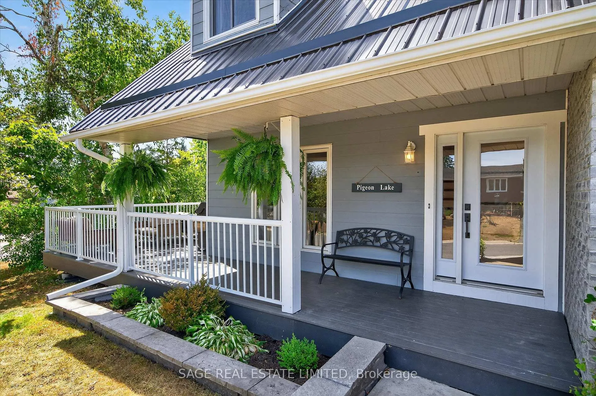 Photo 2 of 19 Cedartree Lane, Kawartha Lakes, Bobcaygeon — HOMEH