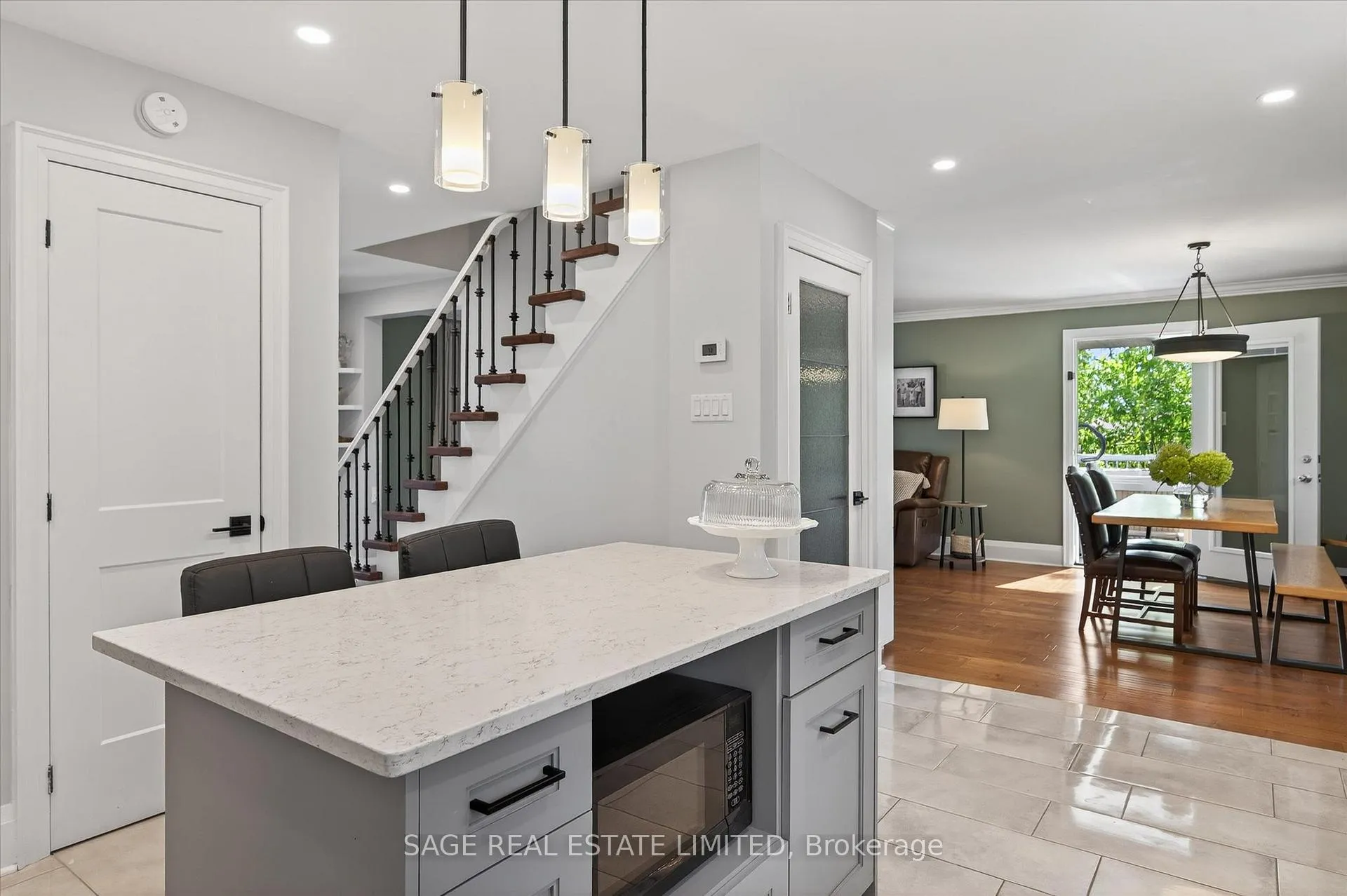 Photo 10 of 19 Cedartree Lane, Kawartha Lakes, Bobcaygeon — HOMEH