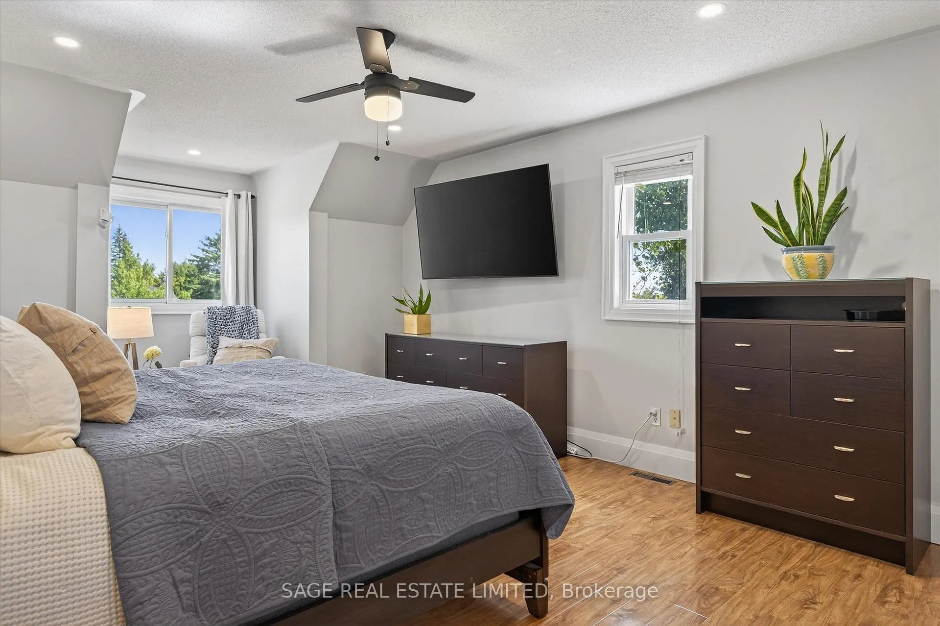 Photo 23 of 19 Cedartree Lane, Kawartha Lakes, Bobcaygeon — HOMEH