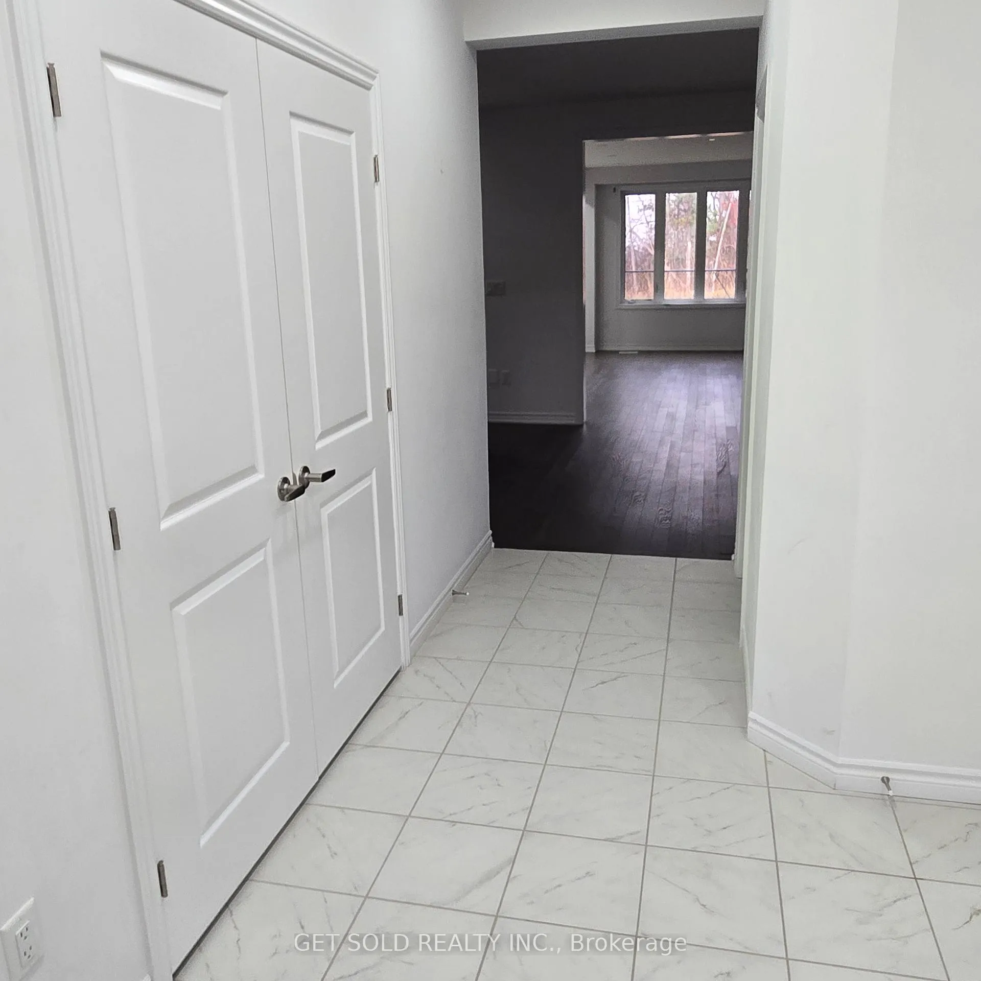 Photo 5 of 133 Court Drive, Brant, Paris — HOMEH