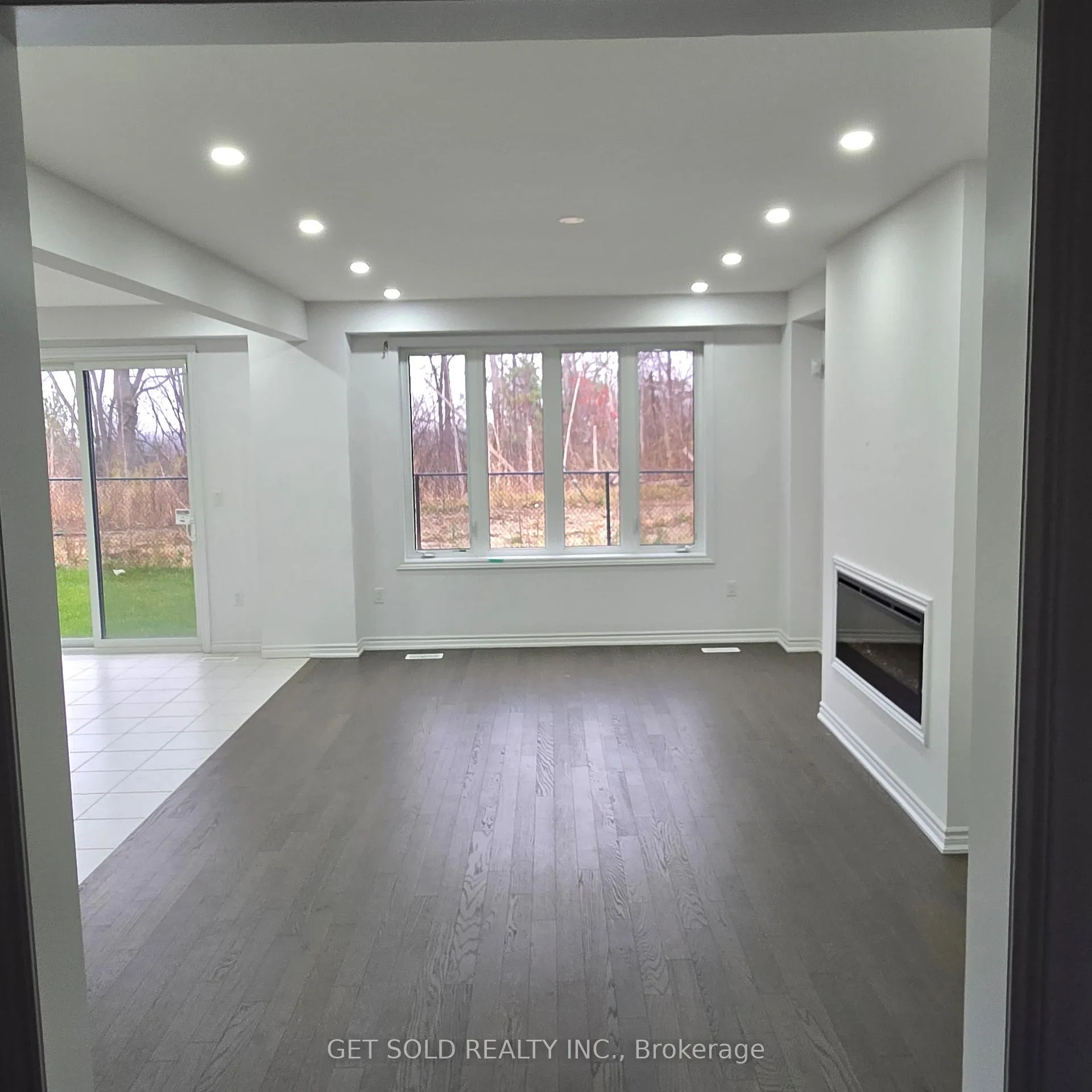 Photo 7 of 133 Court Drive, Brant, Paris — HOMEH