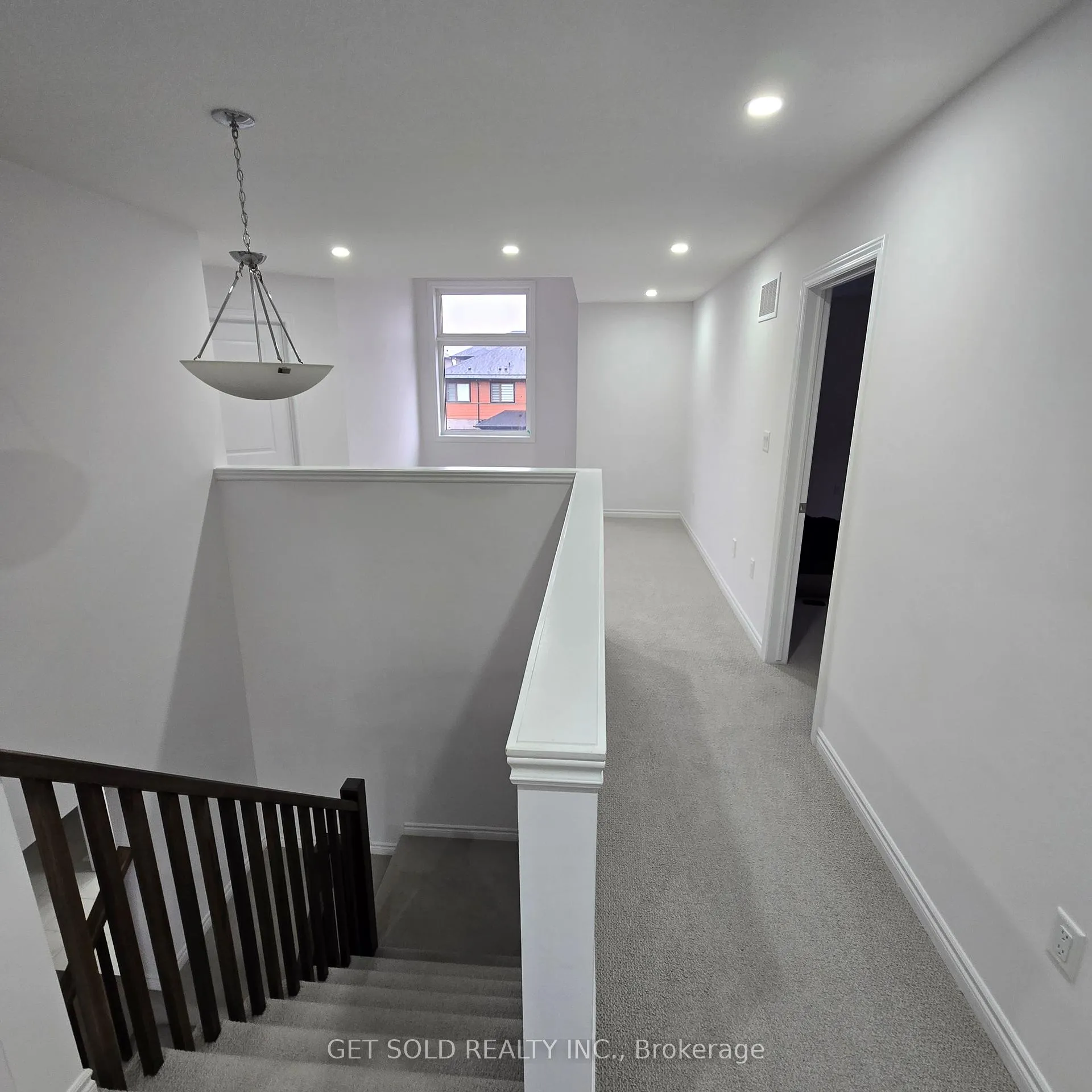 Photo 9 of 133 Court Drive, Brant, Paris — HOMEH