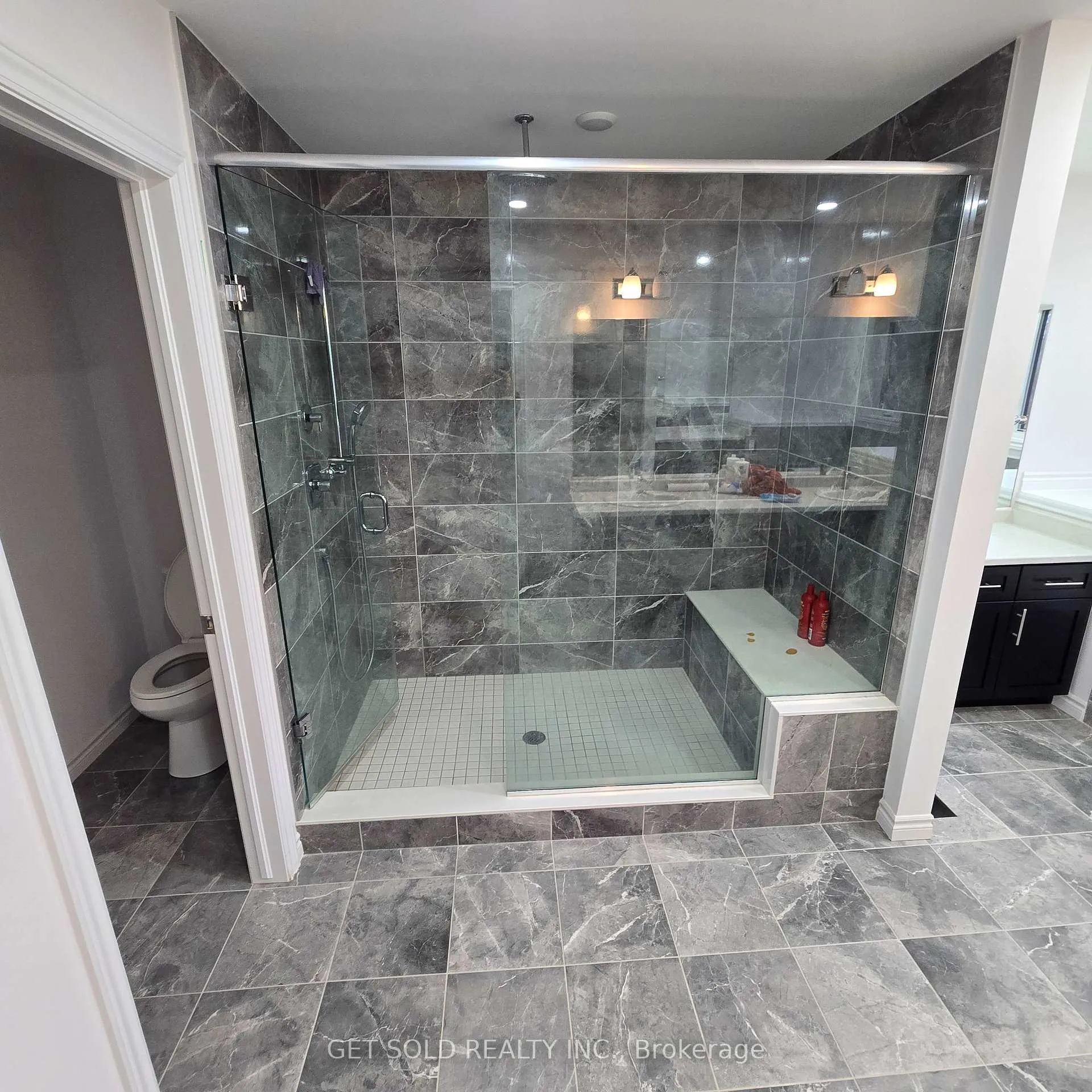 Photo 11 of 133 Court Drive, Brant, Paris — HOMEH