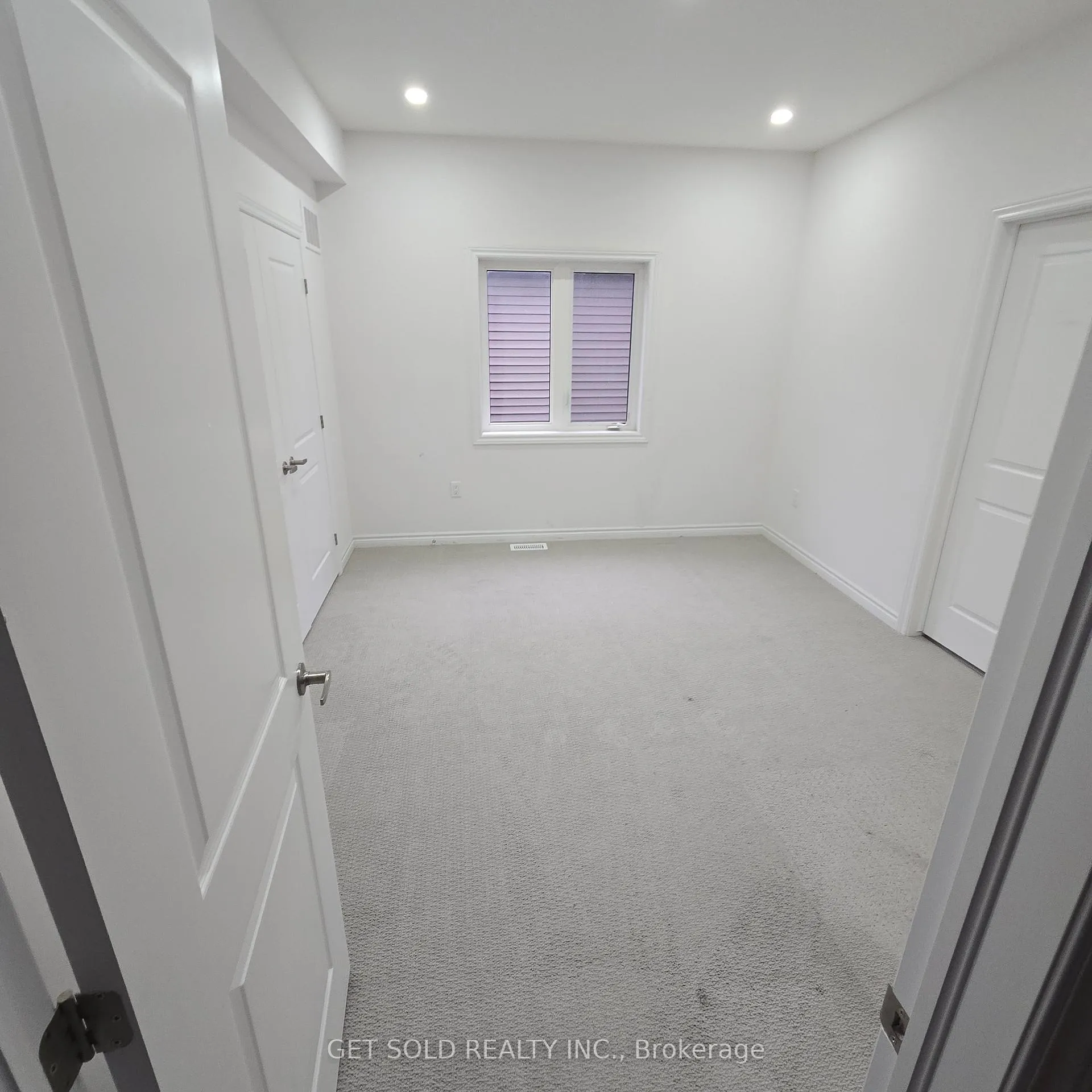 Photo 14 of 133 Court Drive, Brant, Paris — HOMEH