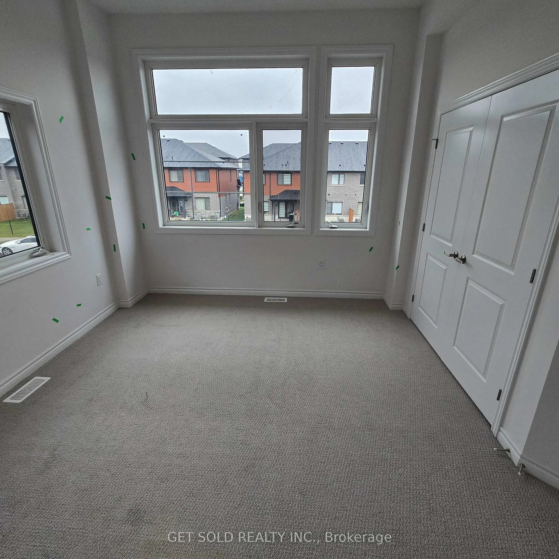 Photo 17 of 133 Court Drive, Brant, Paris — HOMEH