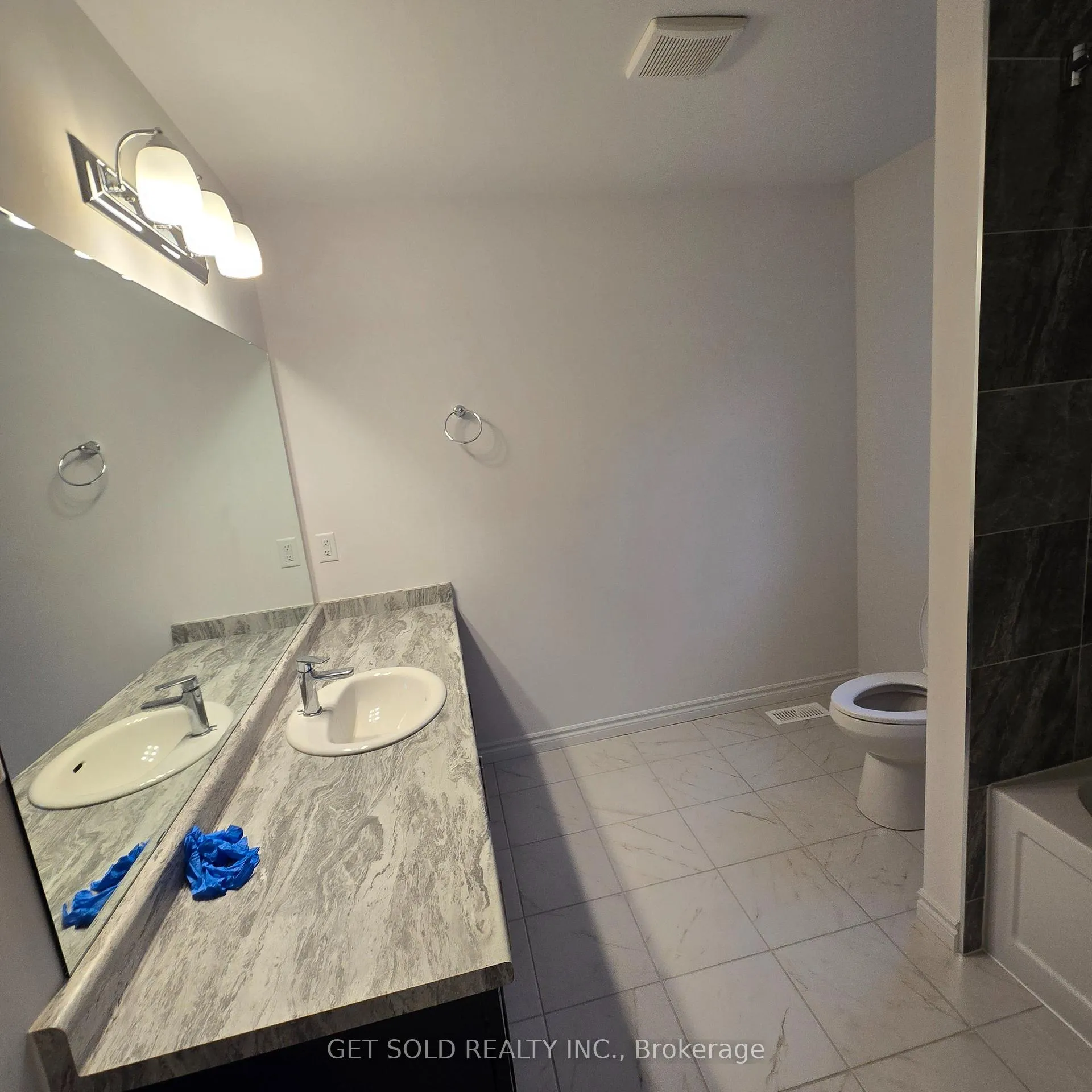 Photo 19 of 133 Court Drive, Brant, Paris — HOMEH