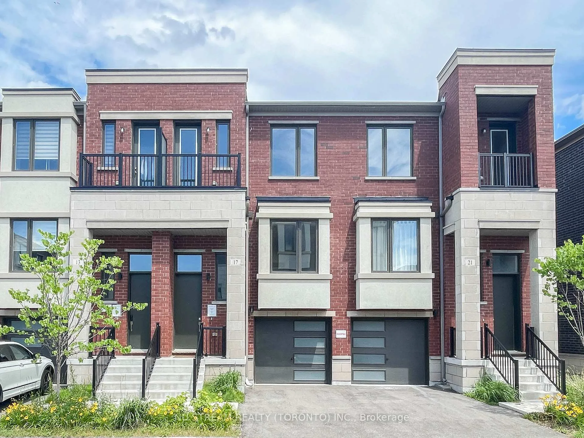 Photo 1 of 17 Rattenbury Road, Vaughan, Patterson — HOMEH