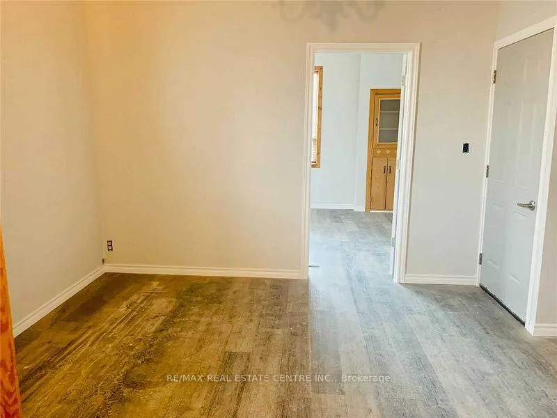 Photo 4 of Unit 1, 273 Rosslyn Avenue N, Hamilton, Crown Point — HOMEH