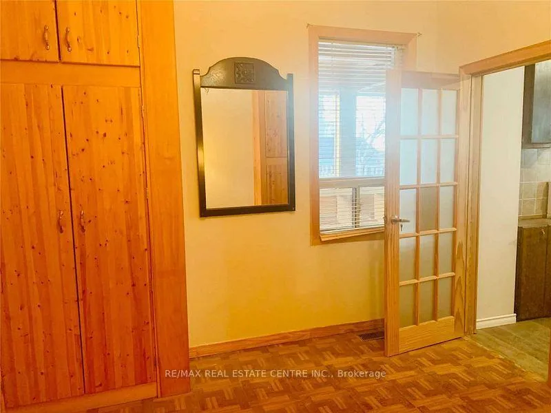 Photo 5 of Unit 1, 273 Rosslyn Avenue N, Hamilton, Crown Point — HOMEH