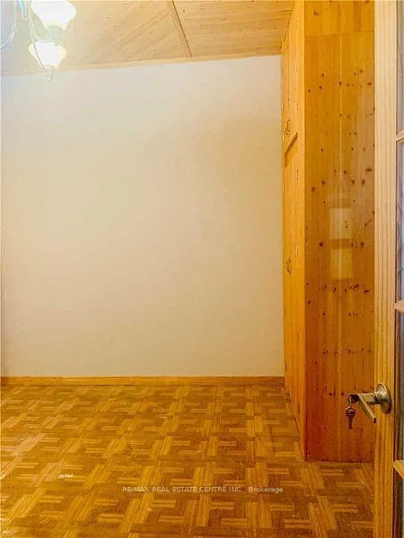 Photo 8 of Unit 1, 273 Rosslyn Avenue N, Hamilton, Crown Point — HOMEH