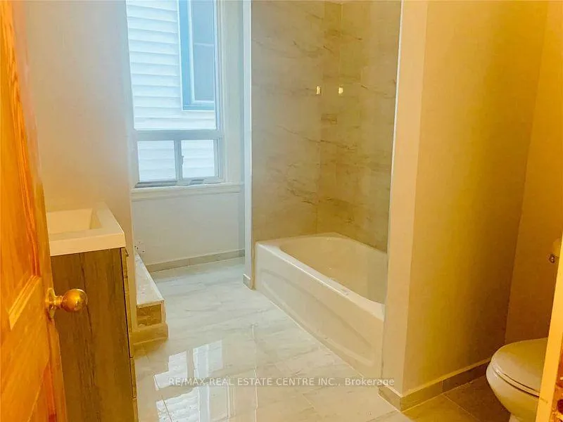 Photo 9 of Unit 1, 273 Rosslyn Avenue N, Hamilton, Crown Point — HOMEH