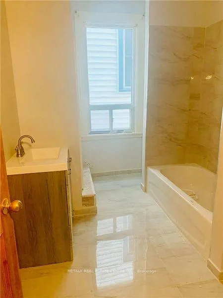 Photo 10 of Unit 1, 273 Rosslyn Avenue N, Hamilton, Crown Point — HOMEH