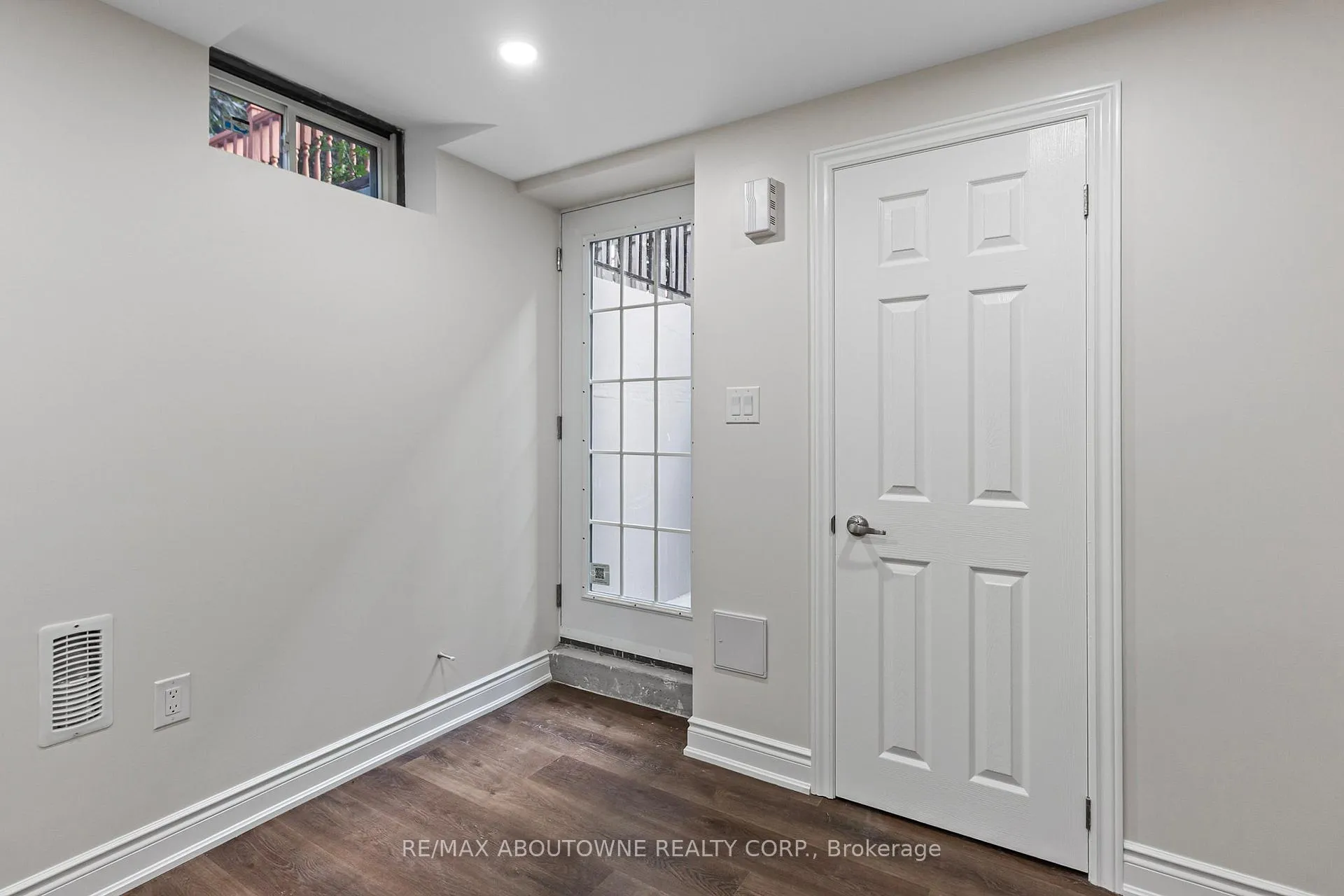 Photo 3 of Unit Basement, 23 Kirkpatrick Street, Brampton, Heart Lake — HOMEH