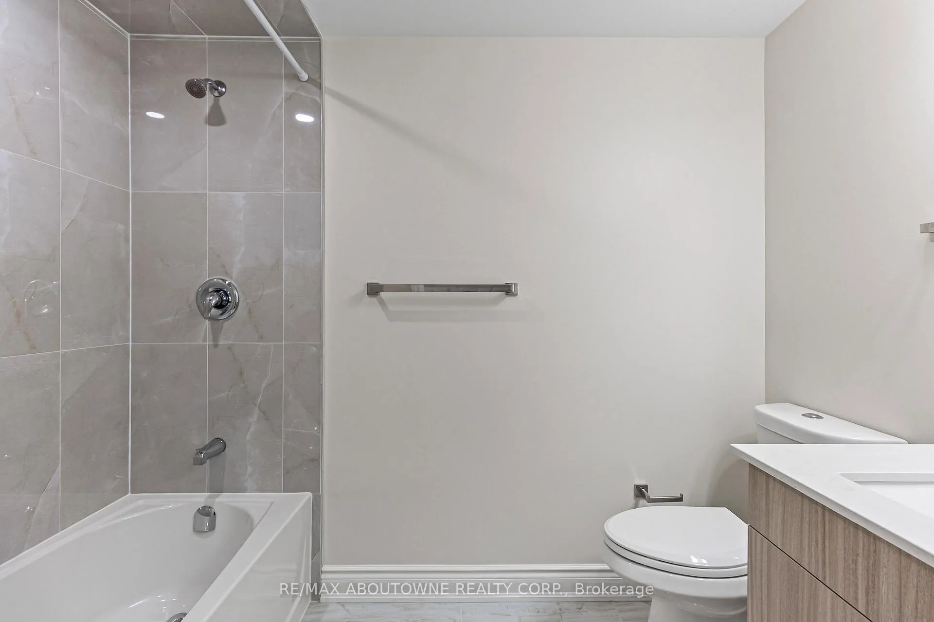Photo 10 of Unit Basement, 23 Kirkpatrick Street, Brampton, Heart Lake — HOMEH