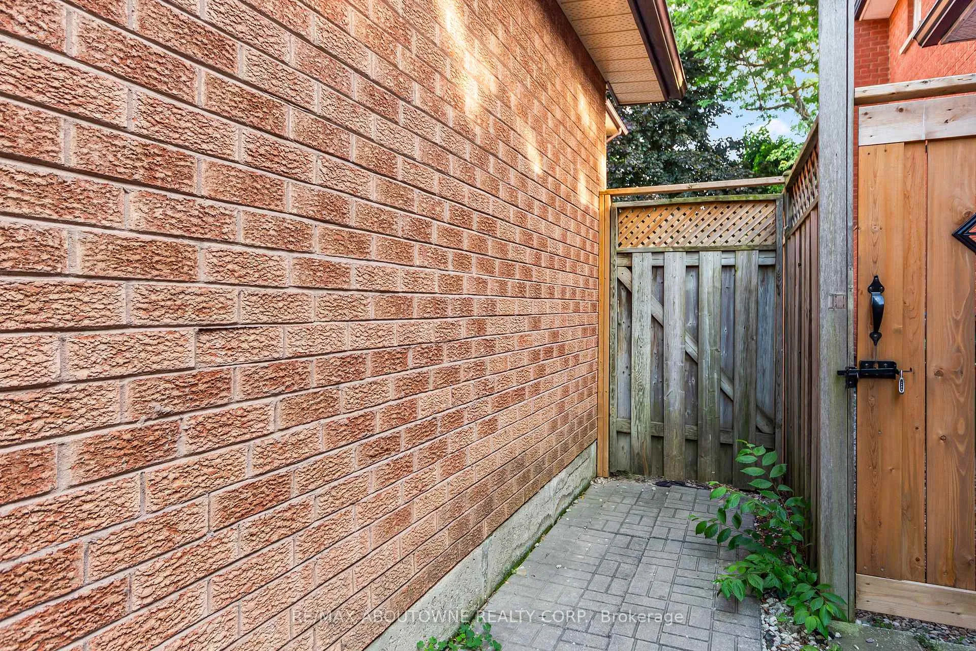 Photo 20 of Unit Basement, 23 Kirkpatrick Street, Brampton, Heart Lake — HOMEH